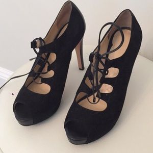 Black lace up heel